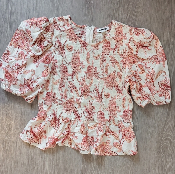 Express Cream Printed Smocked Puff Sleeve Peplum Top Size Medium EUC! - Picture 8 of 9